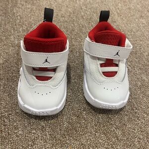Jordan Baby Sneakers in Red and White